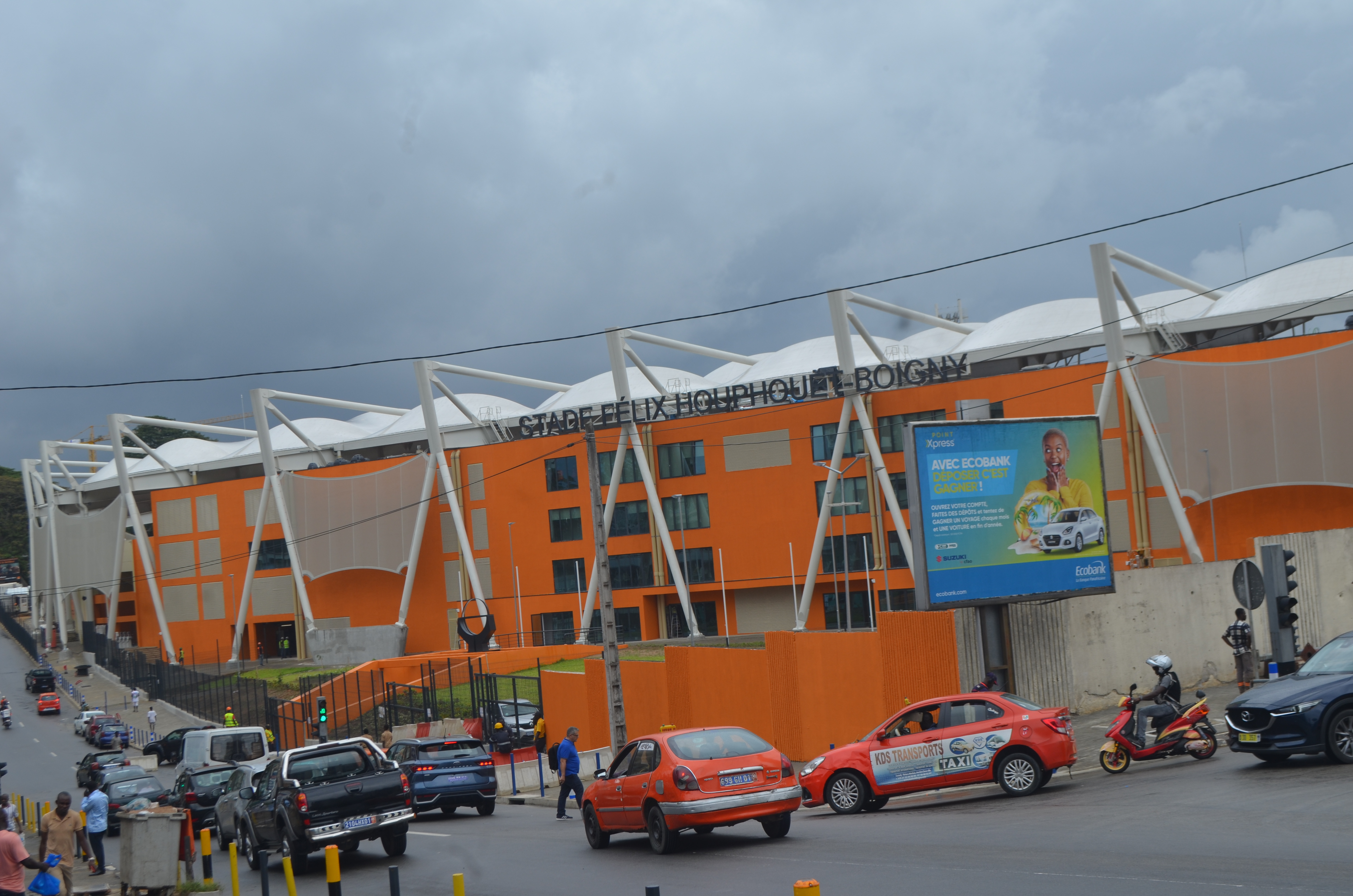 Façade du stade Félix-Houphouët-Boigny après sa réhabilitation